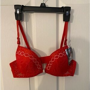 Sz 40D red push up bra! Front/back closures! Has a lot of bling on it new!